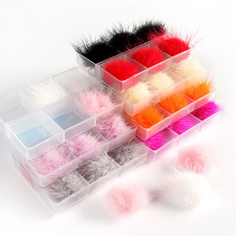 Scatola da 6 pezzi Pom Pom magnetici 3D Sofy per unghie